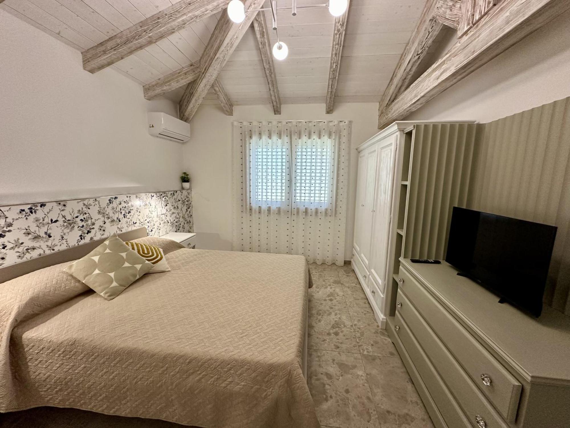Villa Smeraldo Кастиадас Екстериор снимка