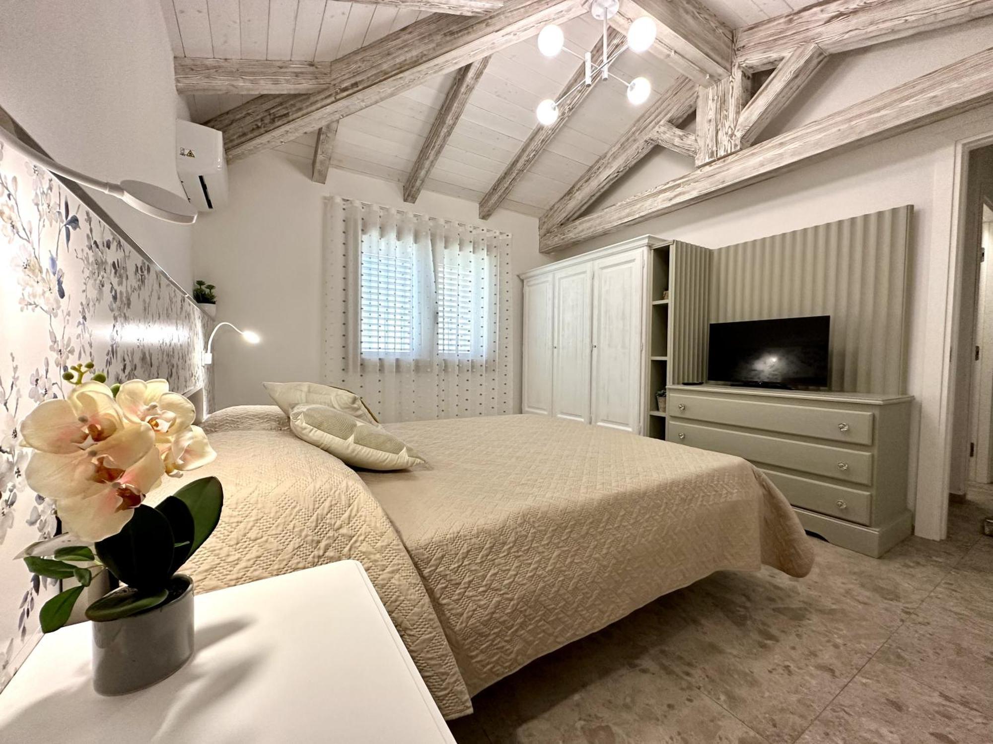 Villa Smeraldo Кастиадас Екстериор снимка